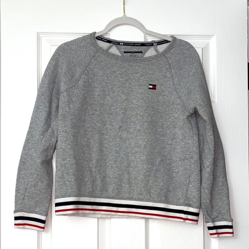 Tommy Hilfiger Women’s Gray Crewneck Sweater